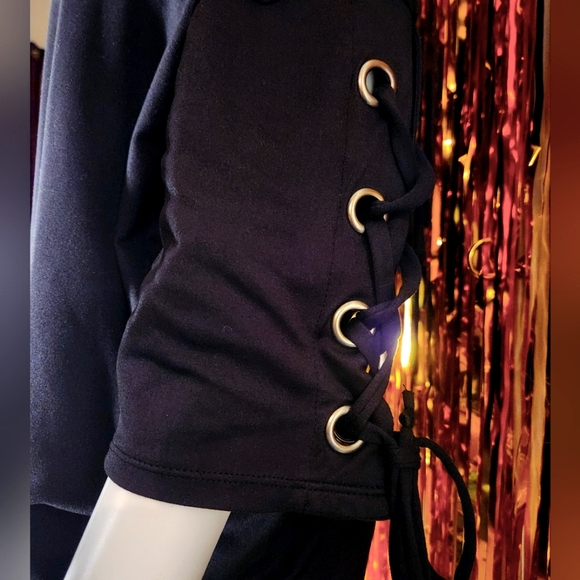 Luxology Large Black Tied Top - Picture 2 of 4